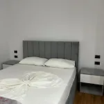 Herta - Escape Hotel *