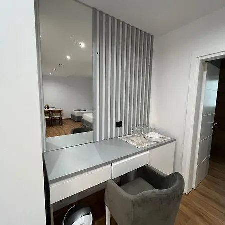 Hotel Herta - Escape